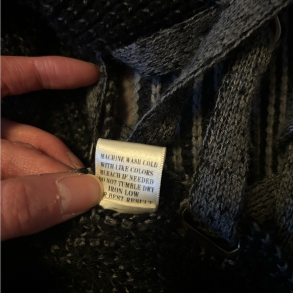 Very J brand sweater - Picture 3 of 7